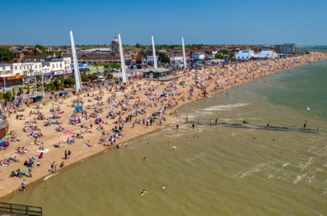 Seafront Suites - Close To Beach, Train Station & Southend Airport Southend-on-Sea Exterior foto
