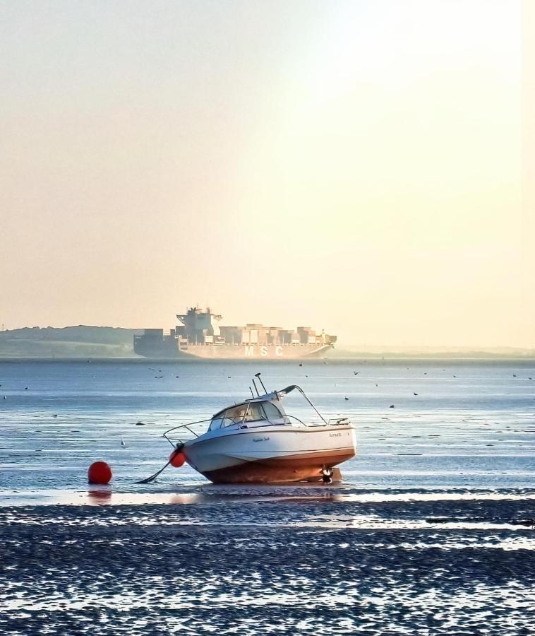 Seafront Suites - Close To Beach, Train Station & Southend Airport Southend-on-Sea Exterior foto